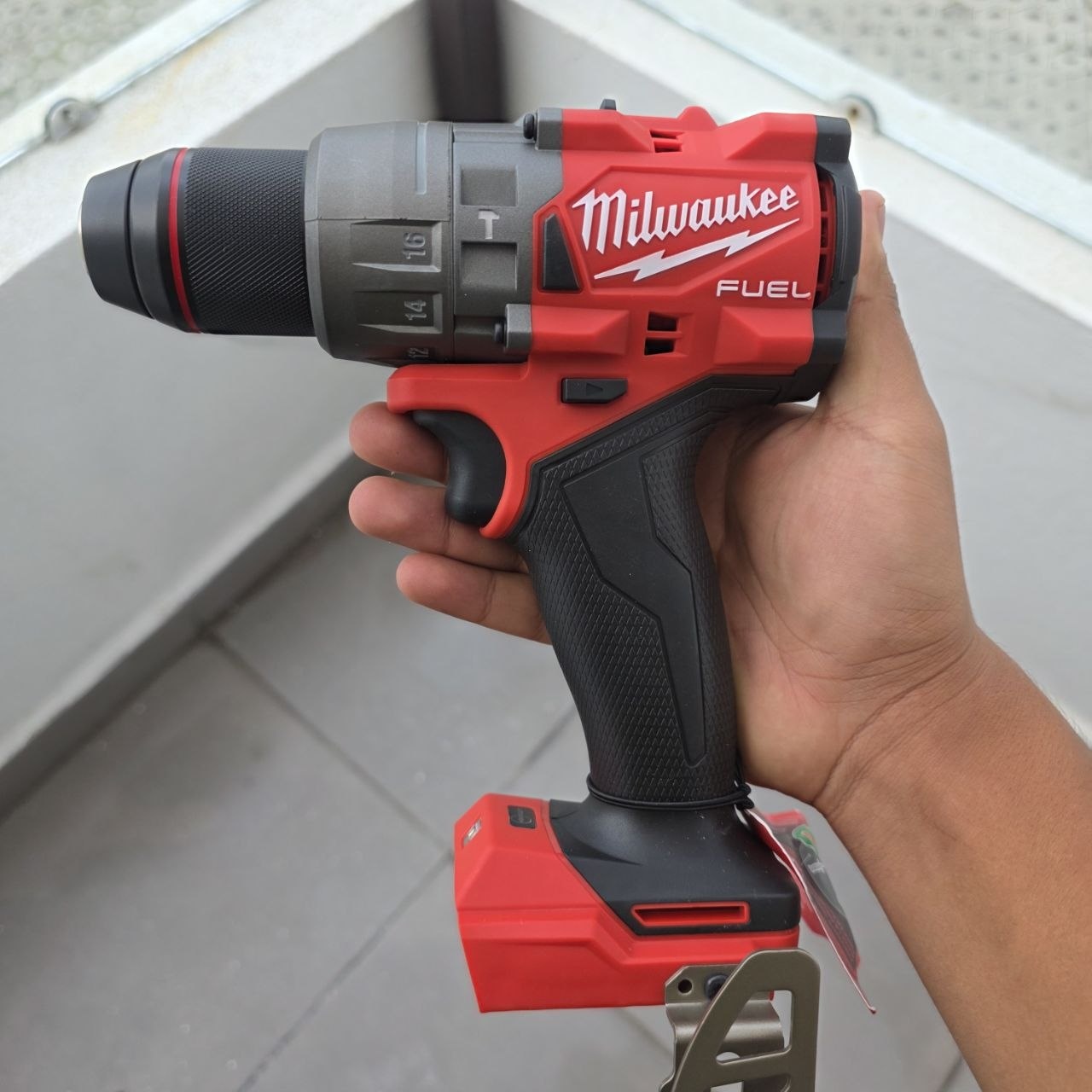 Taladro percutor Milwaukee M18 Fuel